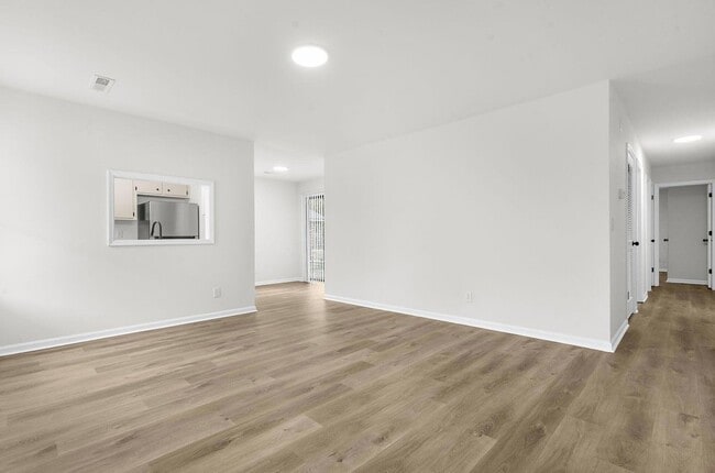 Building Photo - 127 Cedar Grove Dr