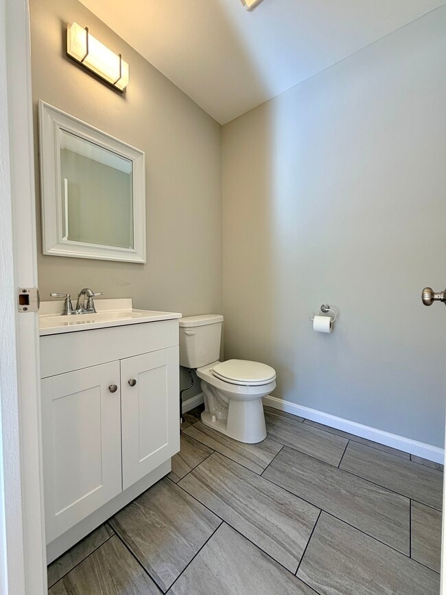 Building Photo - 50 Pleasant St