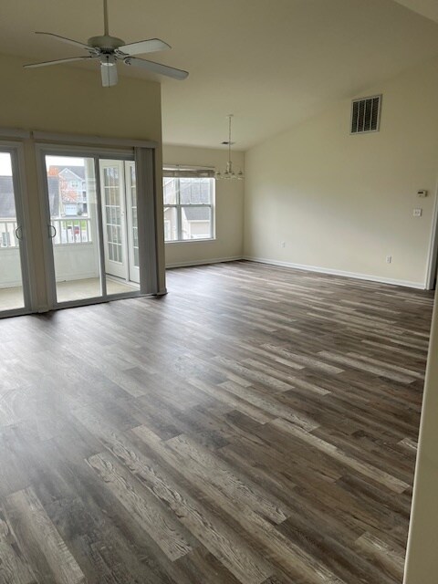 Foto del edificio - 140 Rock Ledge Ct