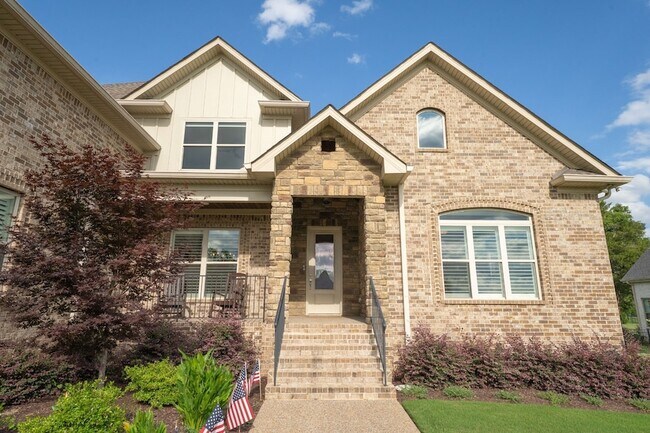 Foto del edificio - 302 Kelsey Grace Pl