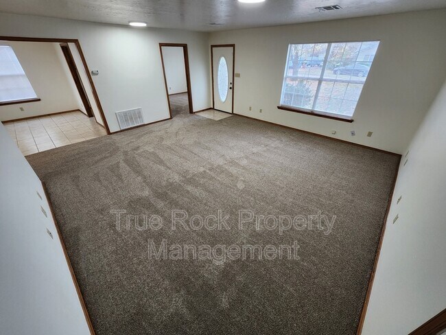 Foto del edificio - 628 W 22nd St