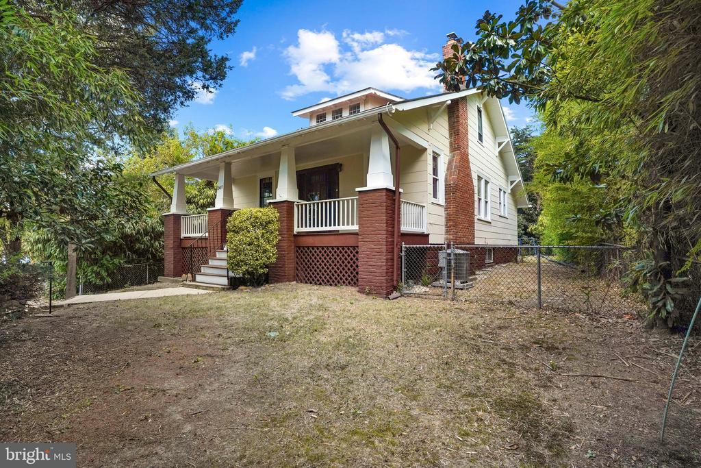 Foto principal - 2417 Washington Blvd