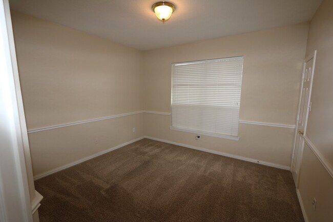 Building Photo - 6011 Hawkes Bay Ct