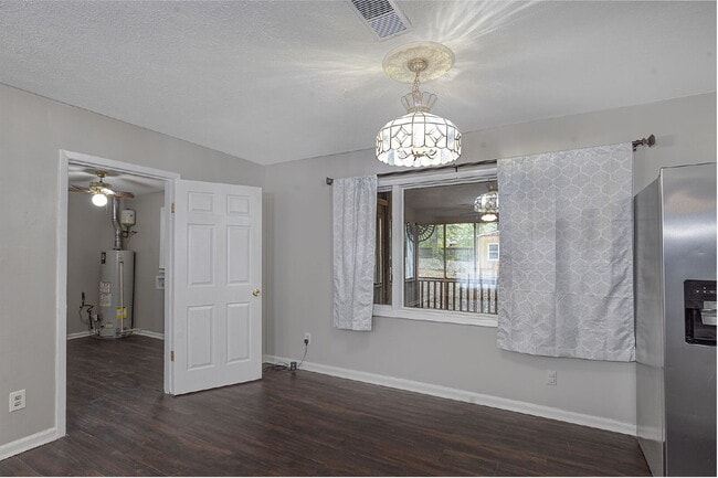 Foto del edificio - 4527 Fairview Dr