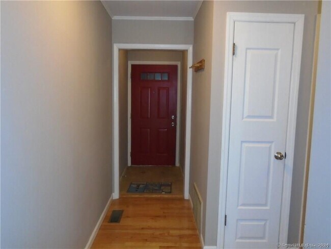 Building Photo - 291 Hope St