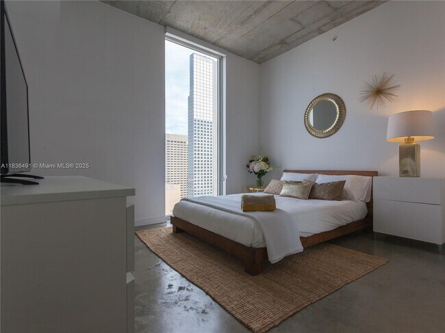 Foto del edificio - 151 SE 1st St