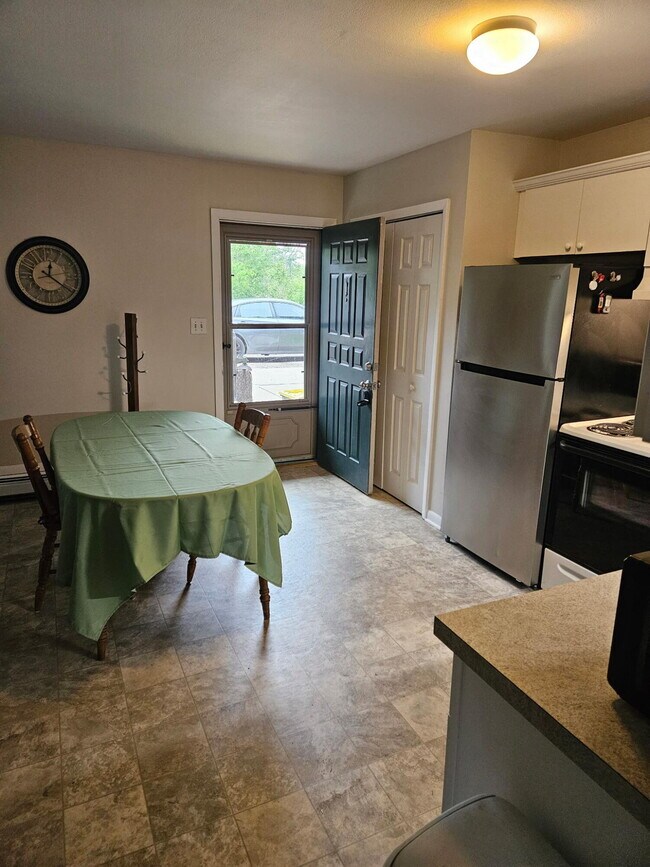 Foto del edificio - 8434 Silver Lake Rd