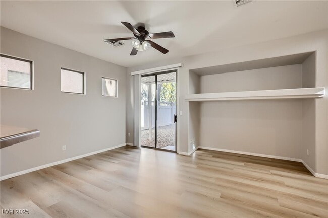 Foto del edificio - 648 W Vincents Dream Ave