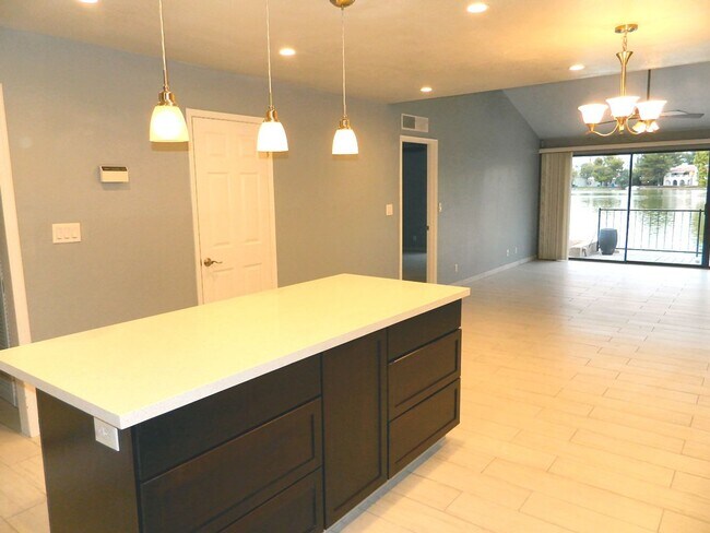 Building Photo - Lakes community rental in Tempe 2 bed / 2 ...