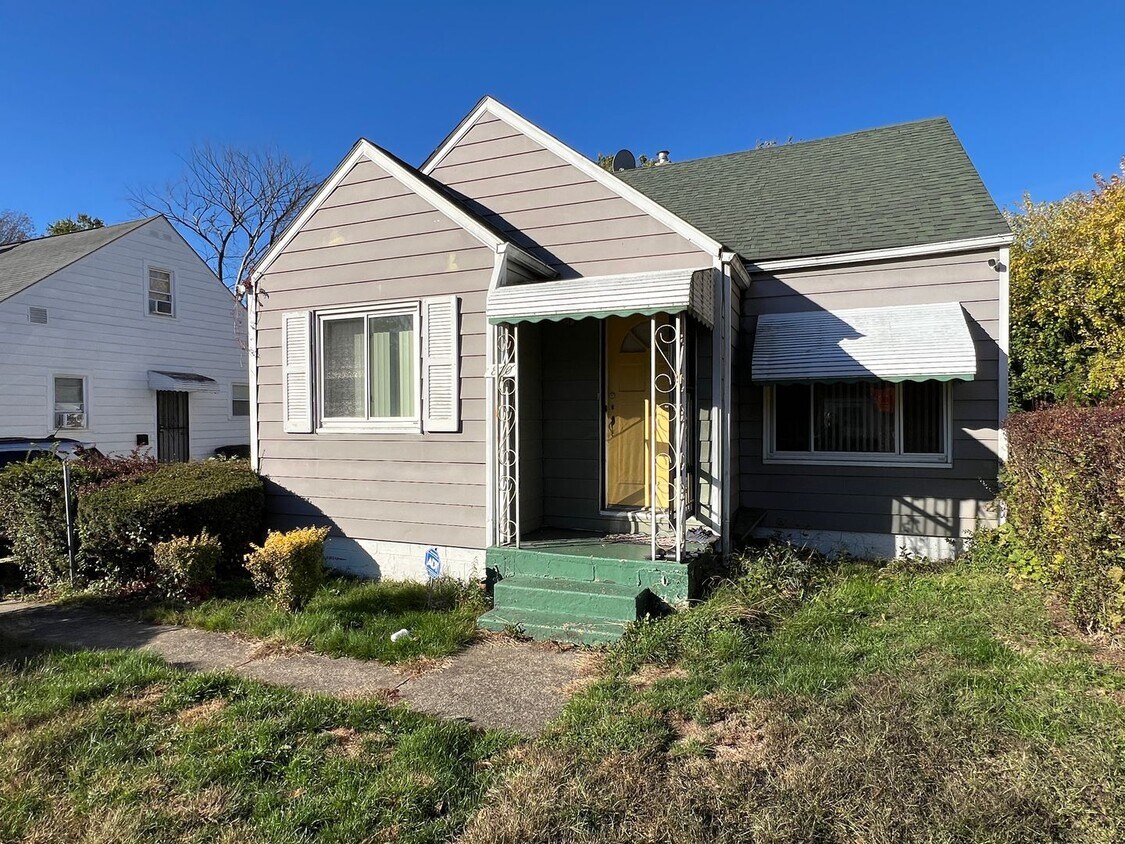 Foto principal - 870 Frederick Blvd