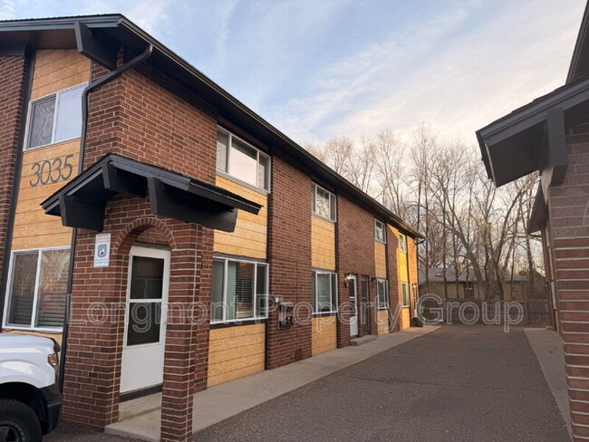 Foto del edificio - 3035 17th Ave