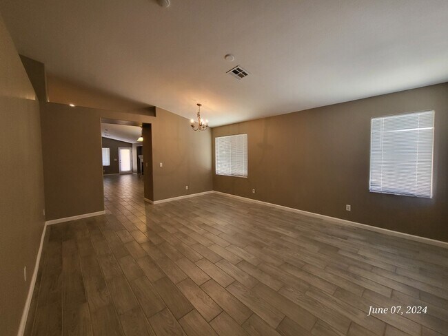 Foto del edificio - 6308 Lavender Cloud Pl