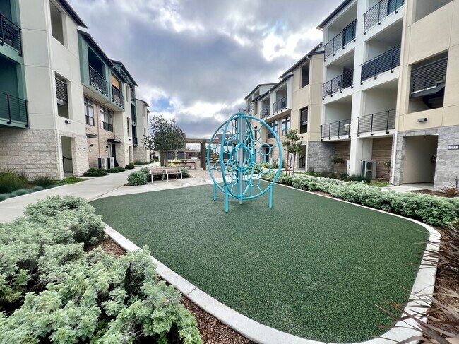 Building Photo - 250 Waters Park Cir