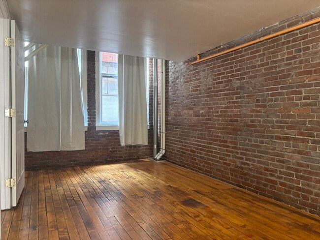 Building Photo - 124 Washington St