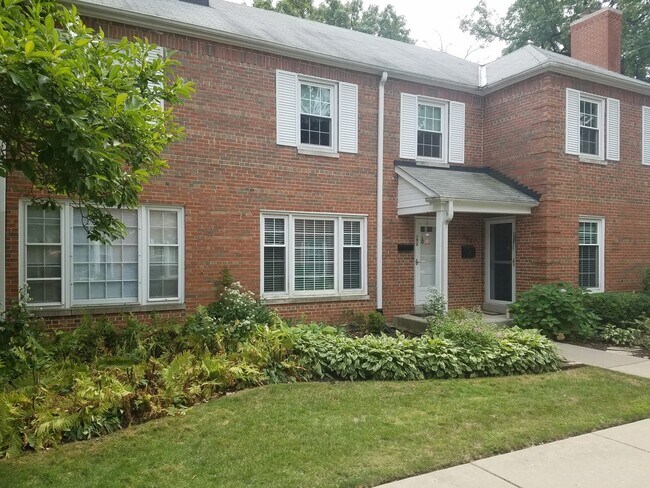 Foto del edificio - 192 Green Bay Rd