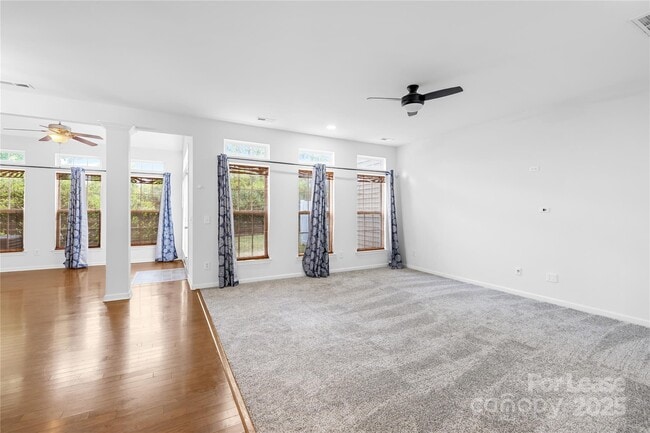 Building Photo - 834 Daly Cir