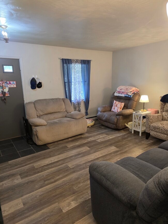 1148 Creekside Dr