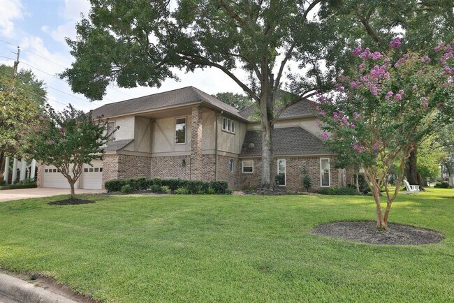 Foto del edificio - 9203 Godstone Ln