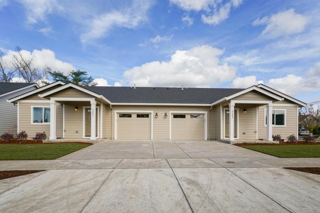 Foto principal - 4293 Ash Grove Dr NE
