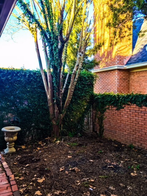 Foto del edificio - 2028 Hazel Hedge Ln