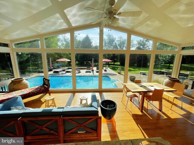 Building Photo - 13209 Lantern Hollow Dr