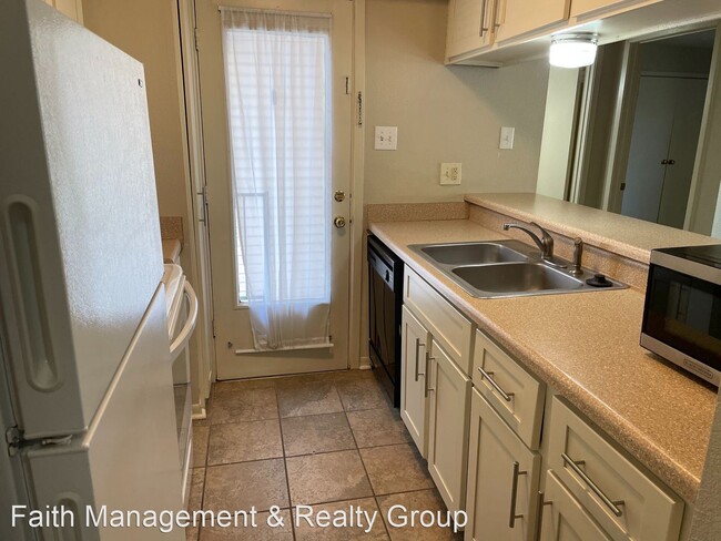 Building Photo - 2 br, 2 bath House - 6728 Quail Hollow Ct. #2