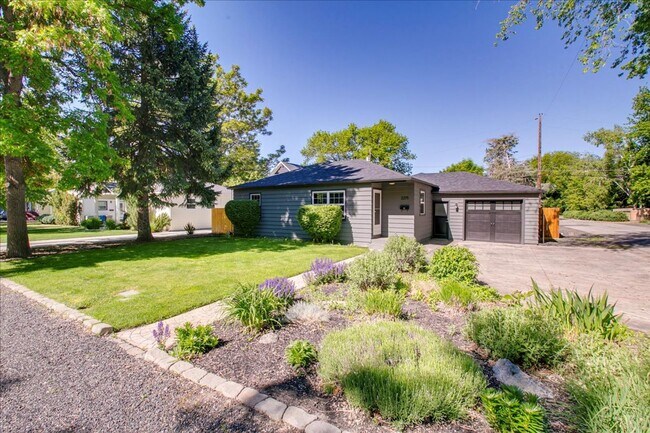 Building Photo - Adorable Corner Lot Home in North End
