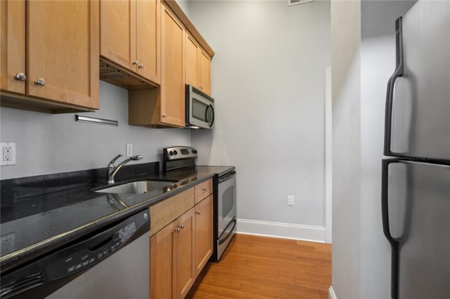 Foto del edificio - 1544 Camp St