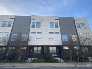 Building Photo - 1625 Hickory St