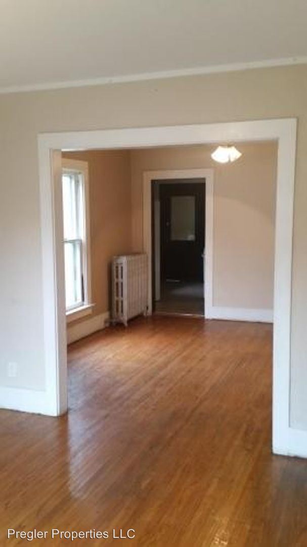 Building Photo - 3 br, 1 bath Apartment - 394 1/2 Nevada St