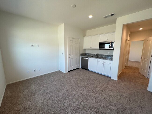 Foto del edificio - Winchester Ridge 4 bedroom home for rent -  Multi Generation floor plan!
