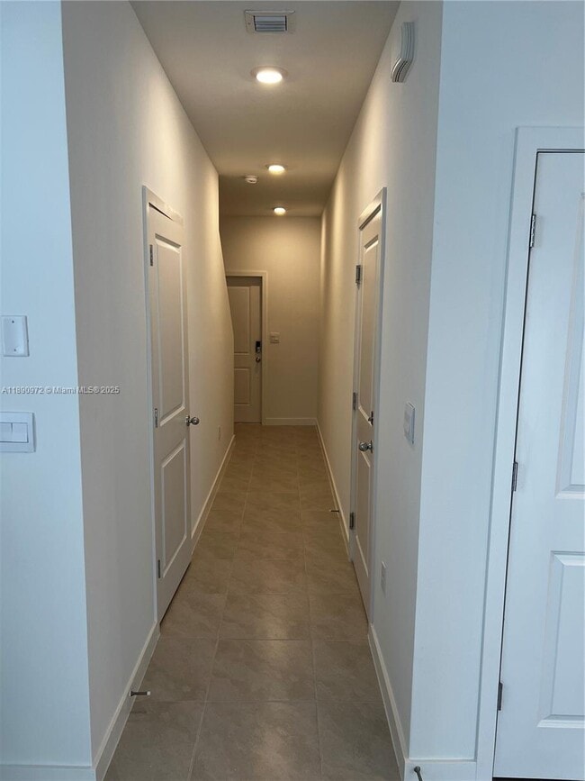 Foto del edificio - 652 NW 6th St