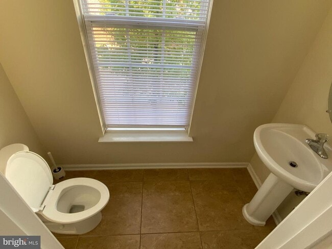 Building Photo - 11648 Leesborough Cir