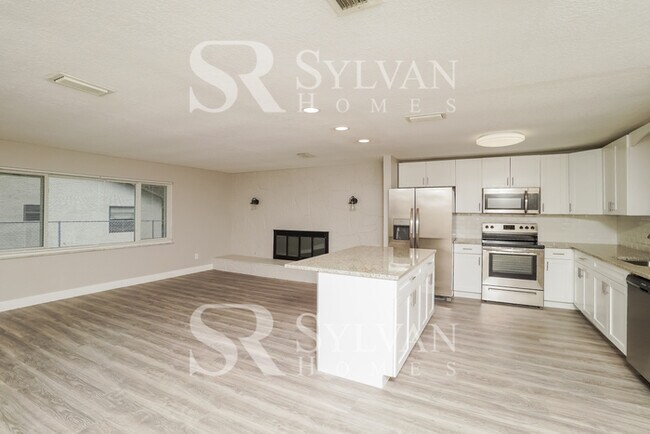 Foto del edificio - Spacious, Modern Home-style Living.