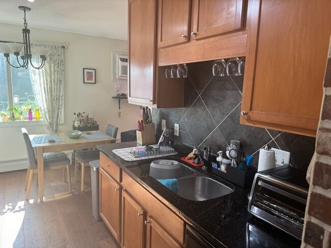 Building Photo - Gorgeous Modern Condo with Private Patio, ...