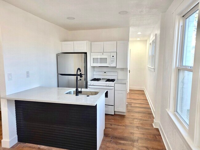 Photo - 433 E Bridge St Townhome