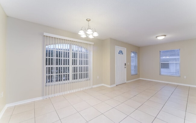 Building Photo - 920 W Lake Cannon Dr NW