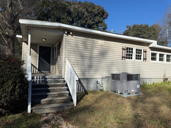 Building Photo - 11601 US-221