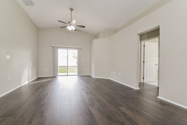 Foto del edificio - 11354 Pinewood Cove Ln