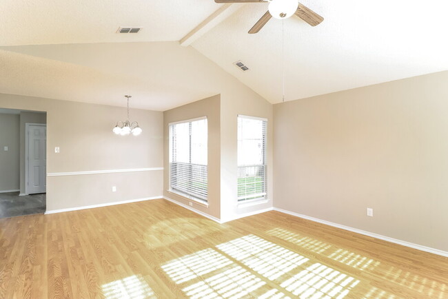Building Photo - 4612 Greenwich Dr