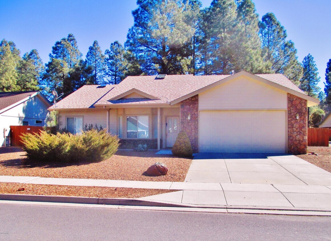 2027 W Fresh Aire St, Flagstaff, AZ 86001 House Rental in Flagstaff