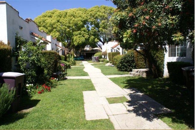 Foto del edificio - 1408-1410 Rock Glen Ave