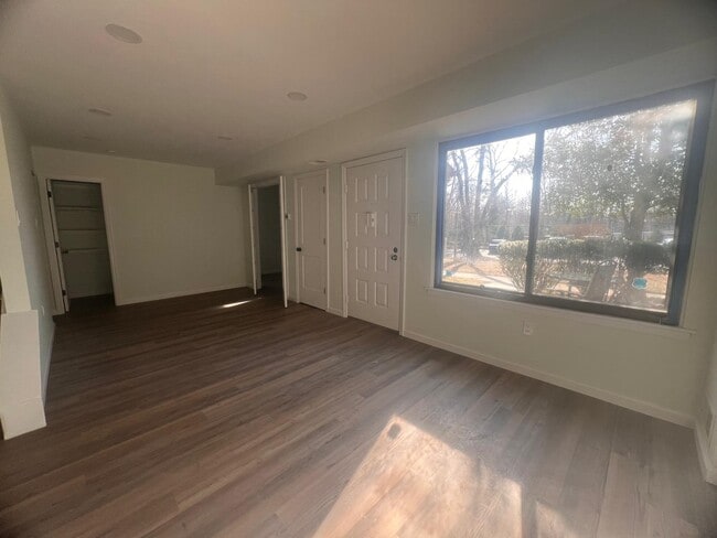 Photo - 2009 Greenwood Dr House