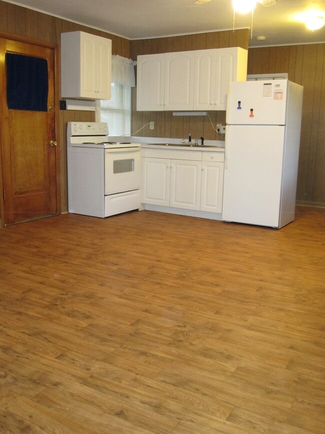 Kitchen - 505 Flambeau Ave