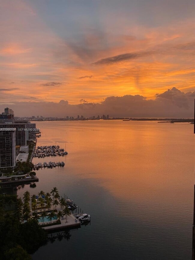 Building Photo - 2333 Brickell Ave