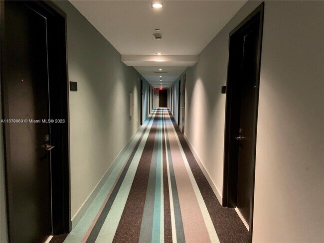 Foto del edificio - 121 NE 34th St