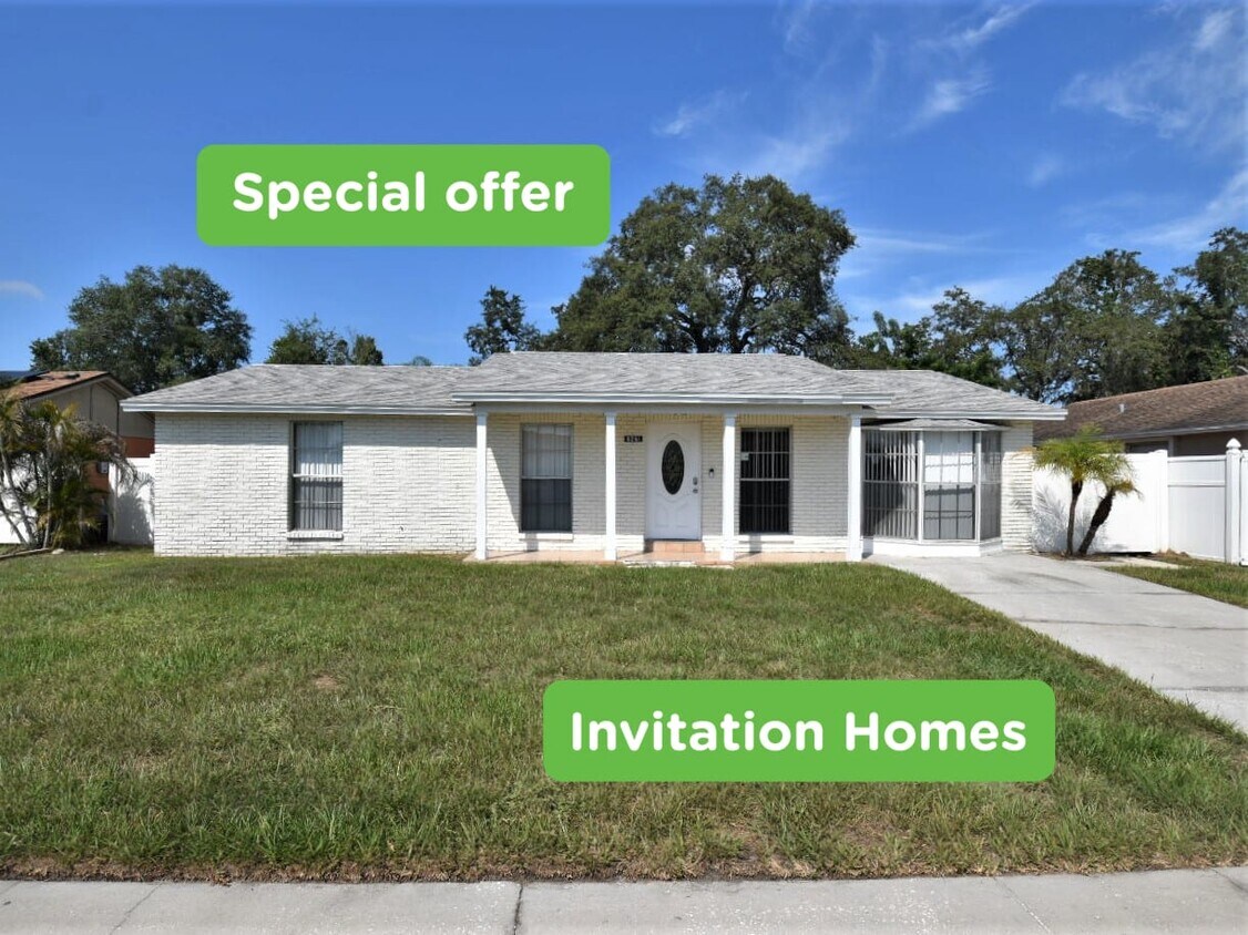 8261 Greenleaf Cir House Rental in Tampa, FL