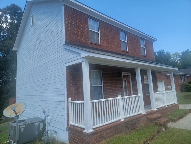 Foto del edificio - 1846 S Barton Dr