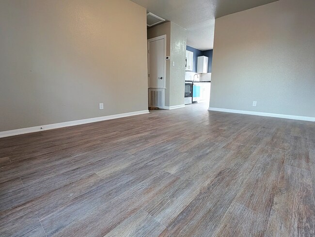 Foto del edificio - 5802 Magnes Ln