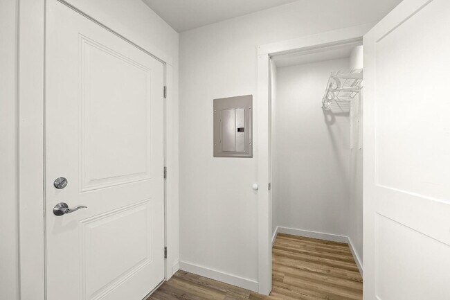 Foto del edificio - Newer Duplex for Rent Between Twin Bridges and Sheridan!